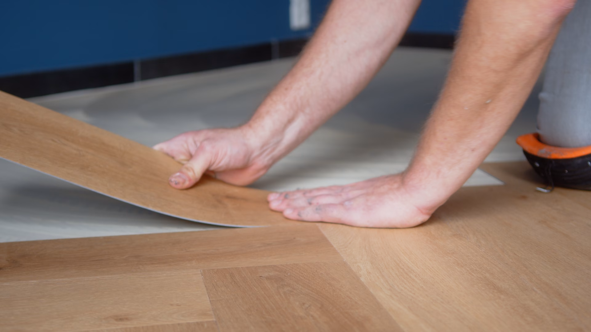 DG Vloertechniek close-up PVC vloer leggen